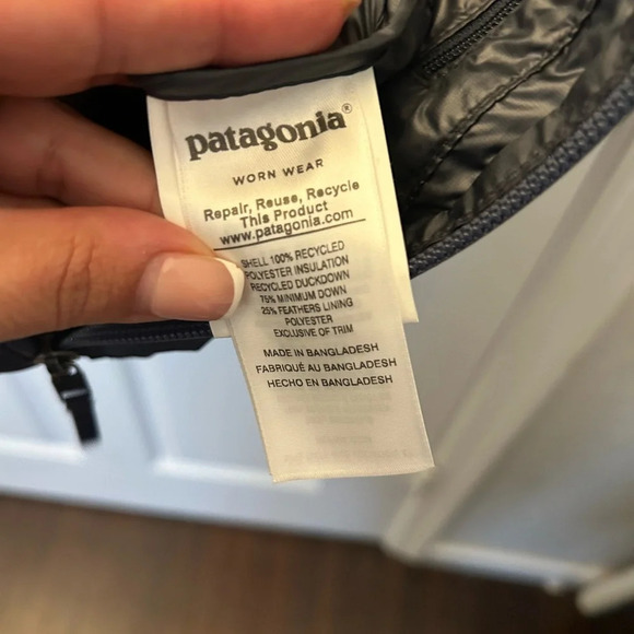 ! Women’s Patagonia Fiona puff parka in black - Picture 5 of 7